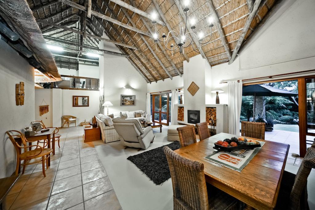 50 On Shepherd Boutique Guest House Сэндтон Экстерьер фото