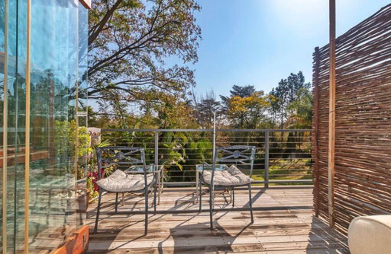 50 On Shepherd Boutique Guest House Сэндтон Экстерьер фото