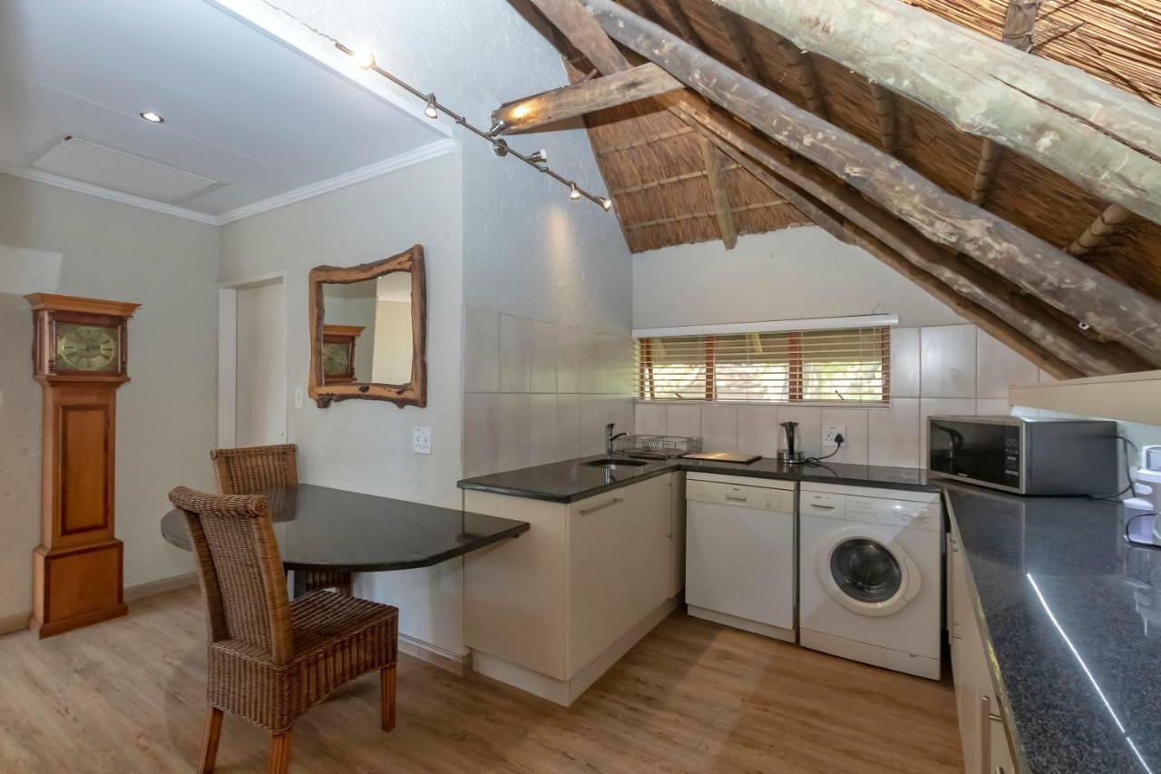50 On Shepherd Boutique Guest House Сэндтон Экстерьер фото