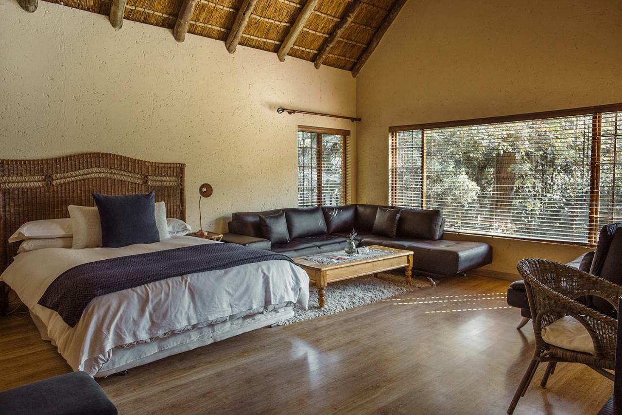50 On Shepherd Boutique Guest House Сэндтон Экстерьер фото